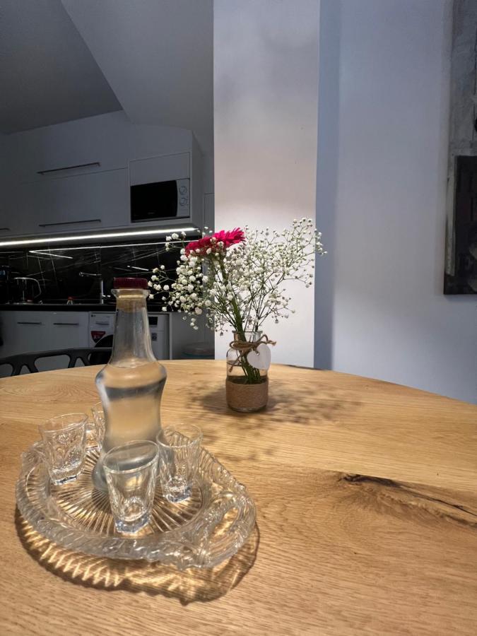 Modern Apartment Close To Airport With Gym And Bbq イラクリオン エクステリア 写真