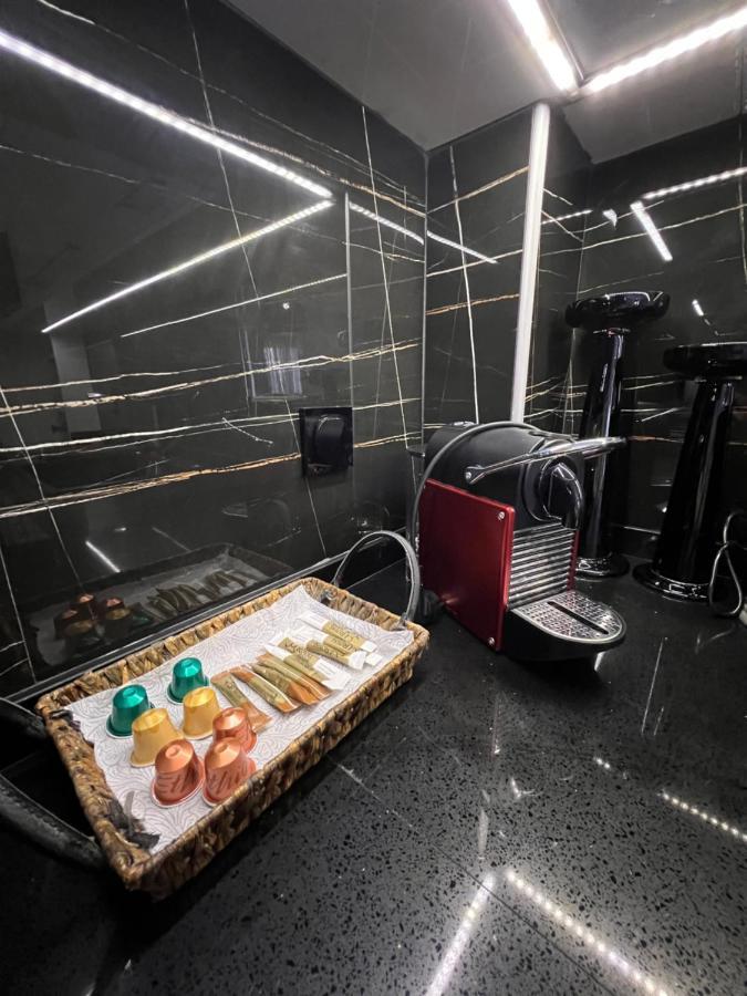 Modern Apartment Close To Airport With Gym And Bbq イラクリオン エクステリア 写真